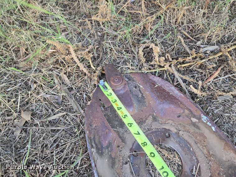 image for item EU3926 2016 Massey Ferguson WR9870 swather / windrower