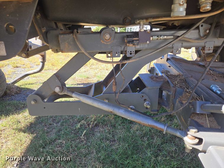 image for item EU3926 2016 Massey Ferguson WR9870 swather / windrower