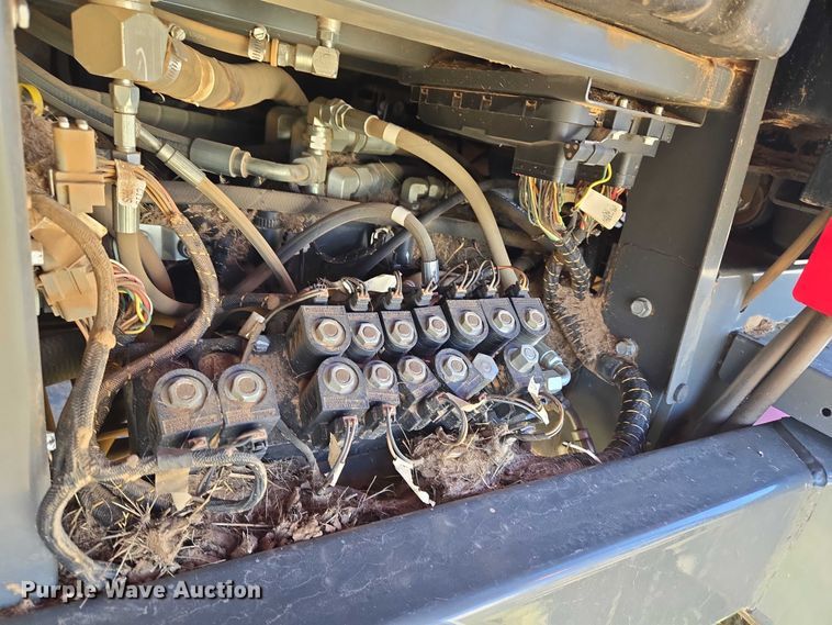 image for item EU3926 2016 Massey Ferguson WR9870 swather / windrower