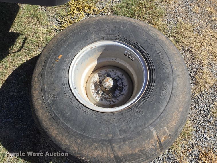 image for item EU3926 2016 Massey Ferguson WR9870 swather / windrower