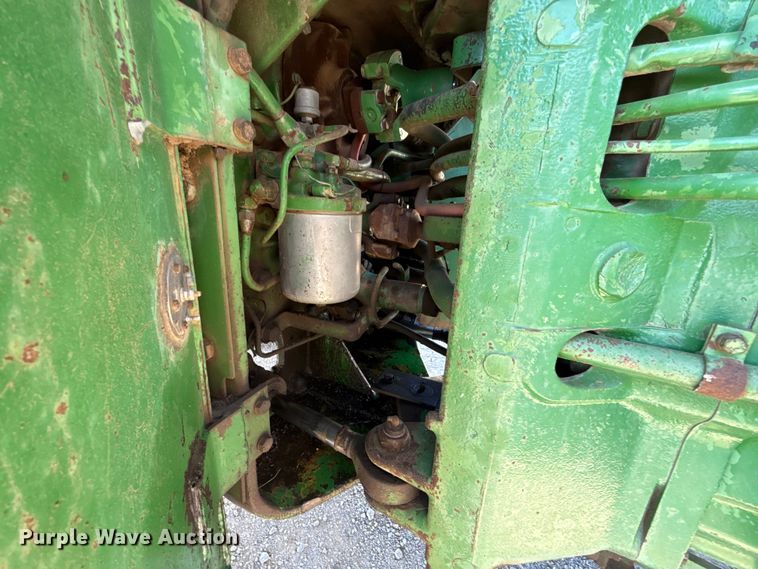 image for item EU5098 1975 John Deere 8630 4WD tractor