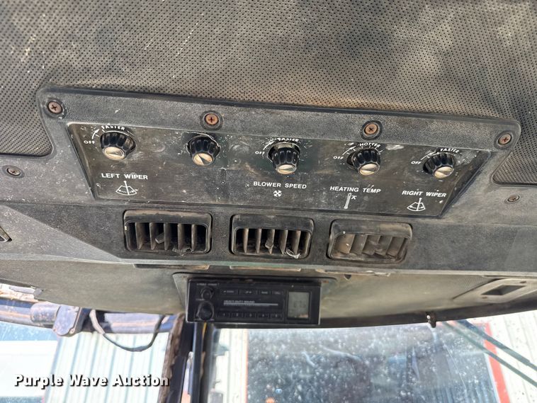 image for item EU5098 1975 John Deere 8630 4WD tractor