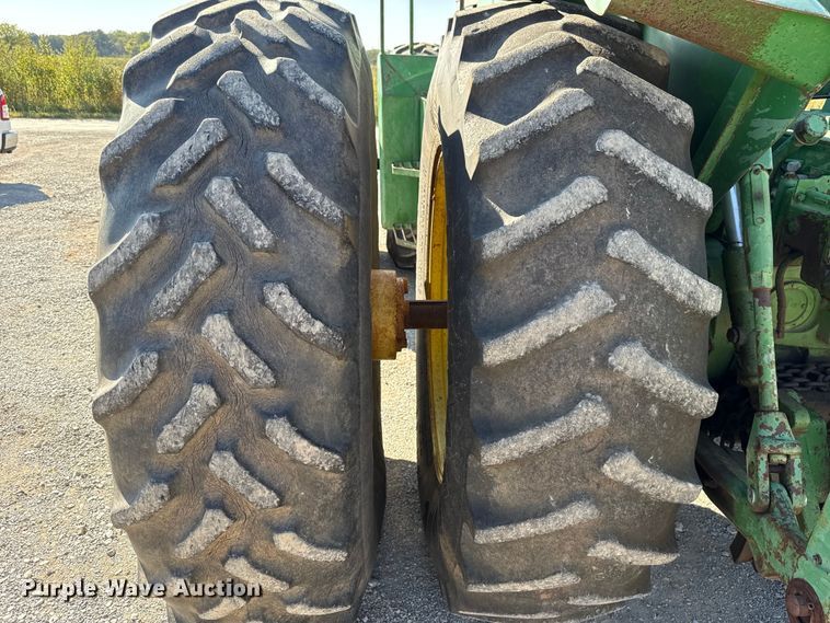 image for item EU5098 1975 John Deere 8630 4WD tractor