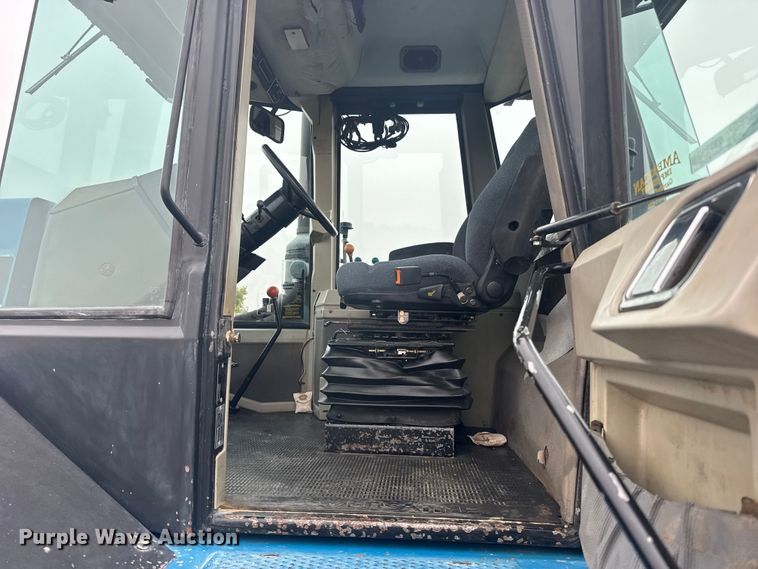 image for item EU6083 1993 Ford 946 4WD tractor