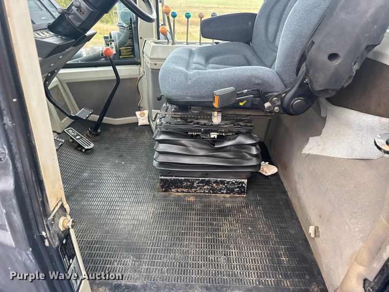 image for item EU6083 1993 Ford 946 4WD tractor