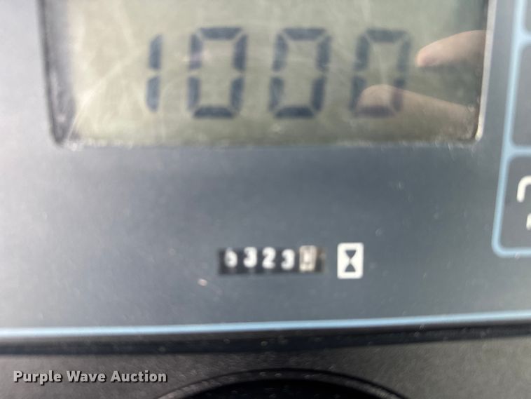 image for item EU6083 1993 Ford 946 4WD tractor