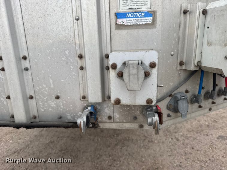 image for item EU6089 2019 Merritt DDLCDB livestock trailer