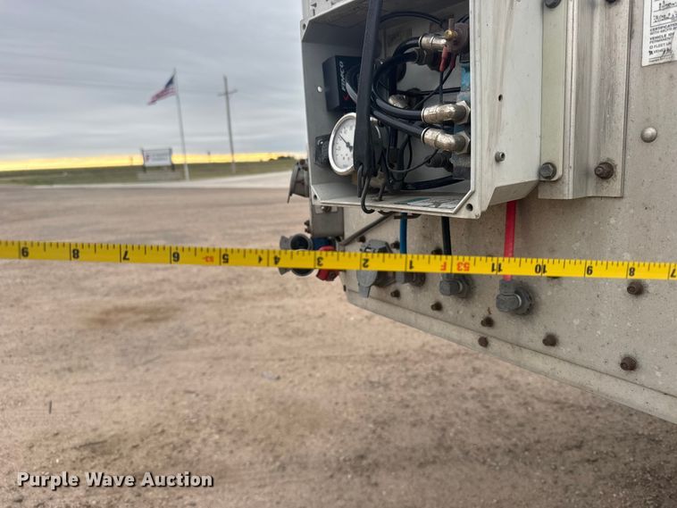 image for item EU6089 2019 Merritt DDLCDB livestock trailer