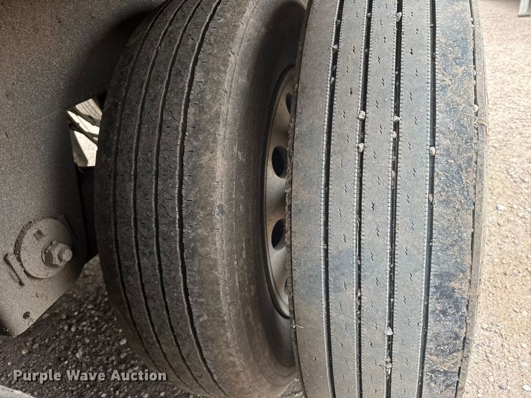 image for item EU6089 2019 Merritt DDLCDB livestock trailer