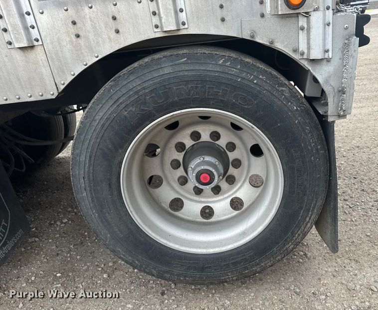 image for item EU6089 2019 Merritt DDLCDB livestock trailer