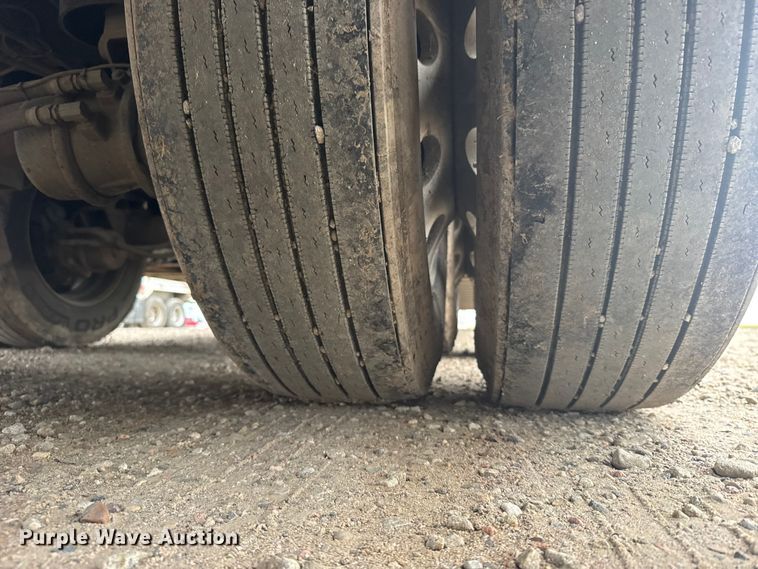 image for item EU6089 2019 Merritt DDLCDB livestock trailer