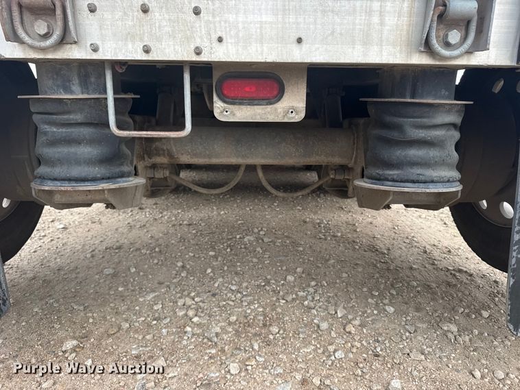 image for item EU6090 2019 Merritt DDLCDB livestock trailer