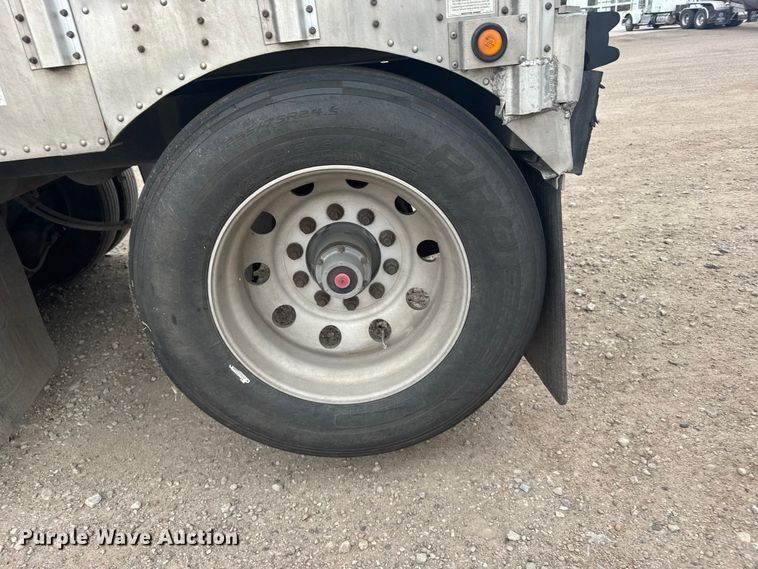 image for item EU6090 2019 Merritt DDLCDB livestock trailer