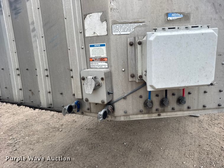 image for item EU6091 2018 Merritt DDLCDBM livestock trailer