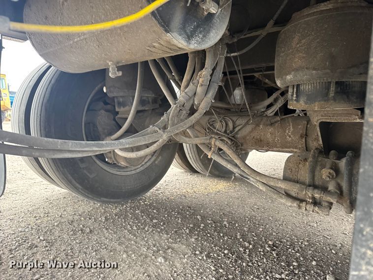 image for item EU6091 2018 Merritt DDLCDBM livestock trailer