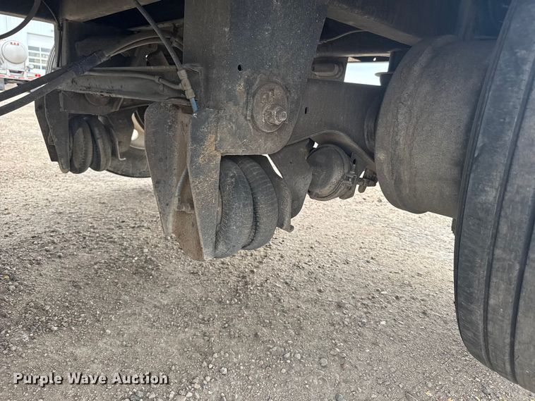 image for item EU6091 2018 Merritt DDLCDBM livestock trailer