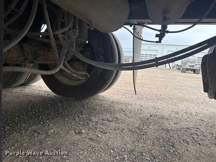 image for item EU6091 2018 Merritt DDLCDBM livestock trailer