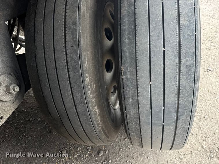 image for item EU6091 2018 Merritt DDLCDBM livestock trailer