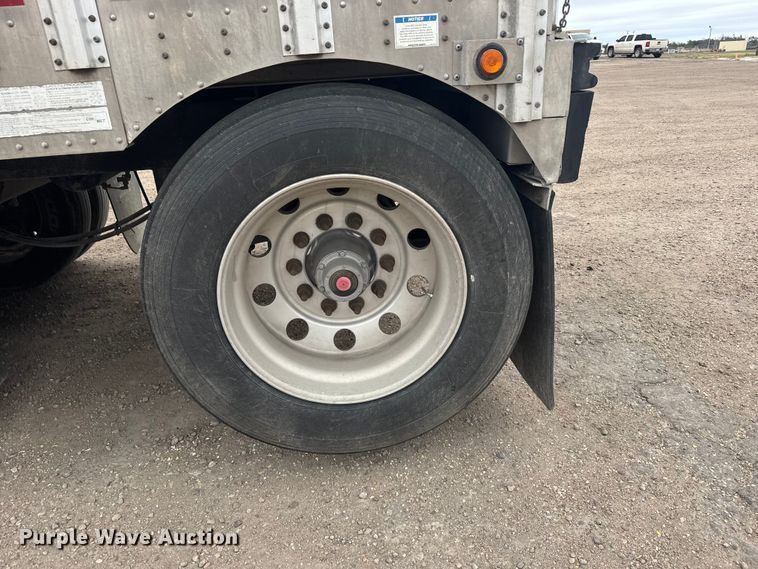 image for item EU6091 2018 Merritt DDLCDBM livestock trailer