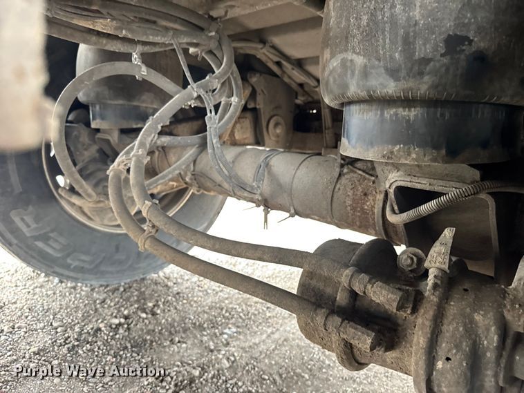 image for item EU6093 2018 Merritt DDLCDBM livestock trailer