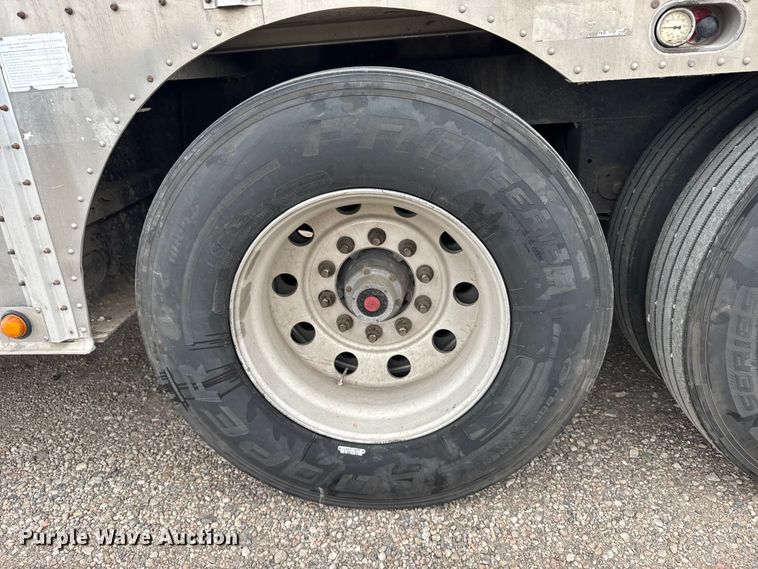 image for item EU6093 2018 Merritt DDLCDBM livestock trailer