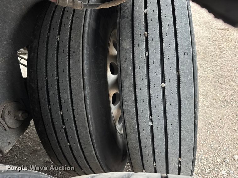 image for item EU6093 2018 Merritt DDLCDBM livestock trailer