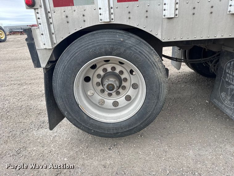 image for item EU6093 2018 Merritt DDLCDBM livestock trailer