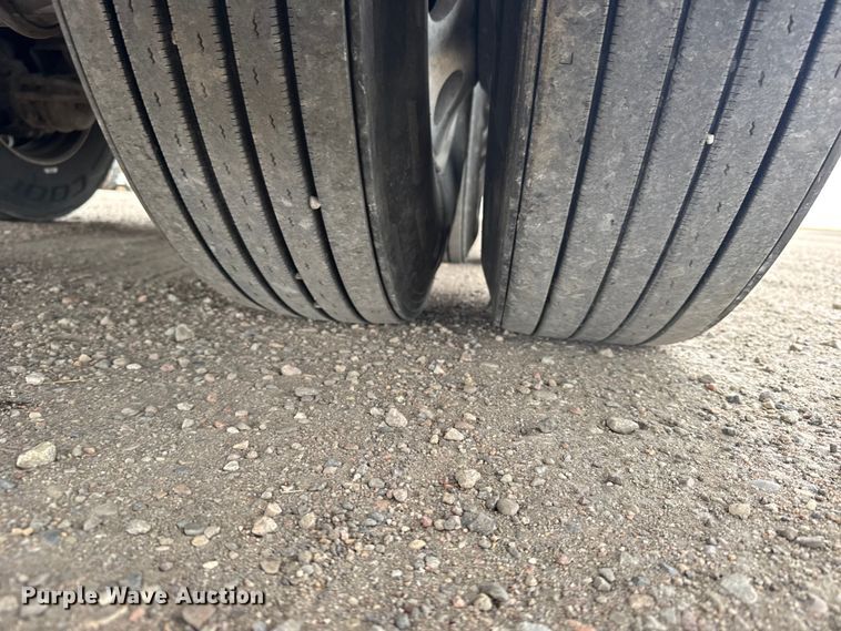 image for item EU6093 2018 Merritt DDLCDBM livestock trailer