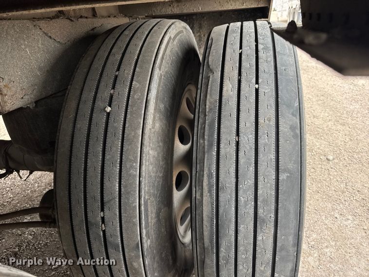 image for item EU6093 2018 Merritt DDLCDBM livestock trailer