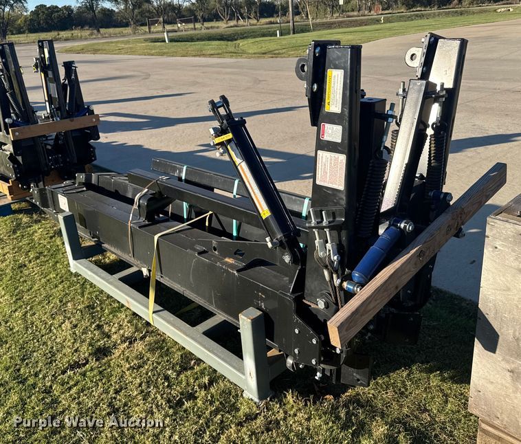 image for item EU6155 Haukaas Dual marker arms