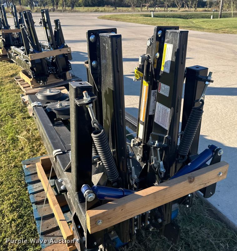 image for item EU6156 Haukaas dual marker arms