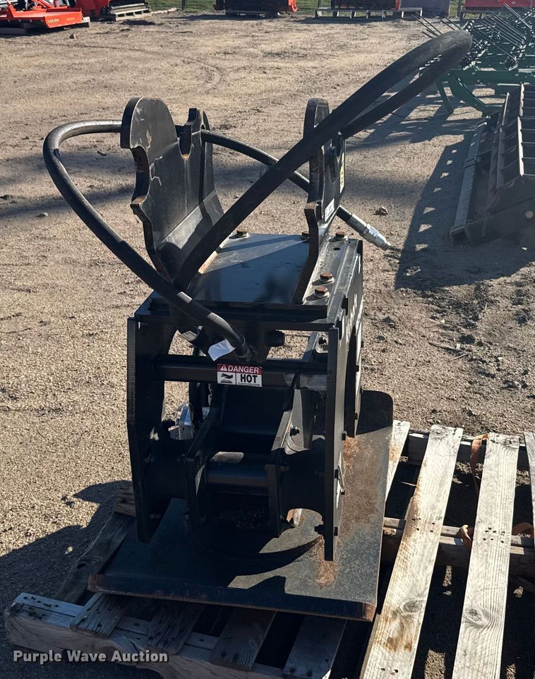 image for item EU6168 Kubota PC1000 excavator plate compactor