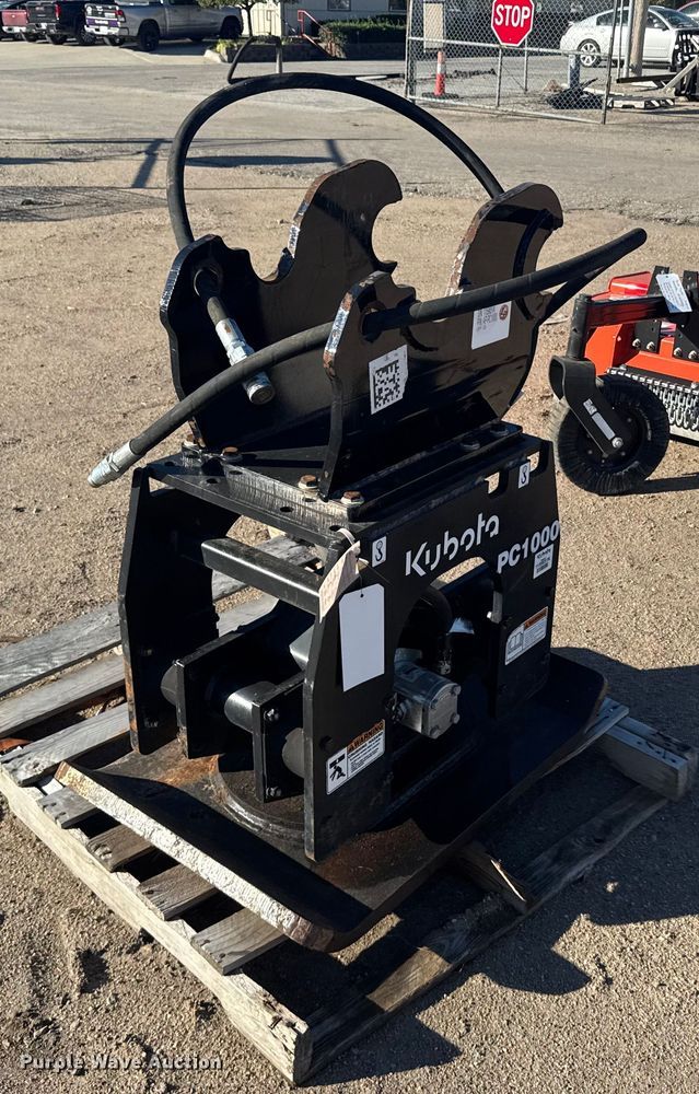 image for item EU6168 Kubota PC1000 excavator plate compactor