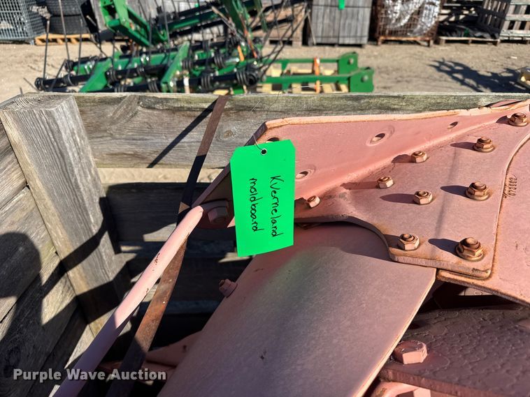 image for item EU6183 Kverneland mold boards