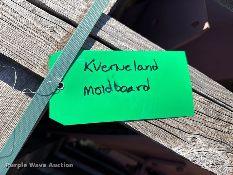 image for item EU6183 Kverneland mold boards