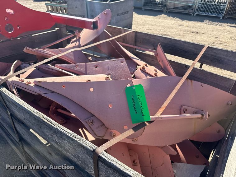 image for item EU6183 Kverneland mold boards