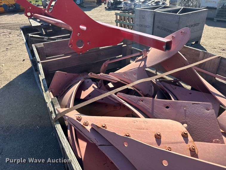 image for item EU6183 Kverneland mold boards