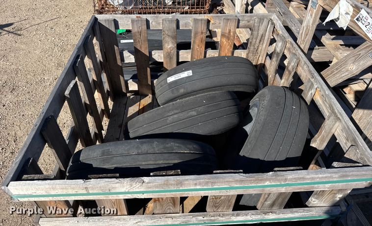 image for item EU6194 (4) 25.5x8x14 tires and wheels