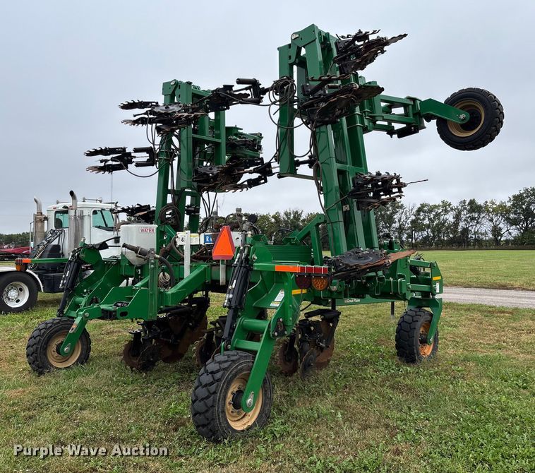 image for item EV3076 2015 Great Plains NP1540 NH3 applicator