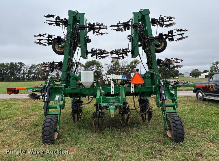 image for item EV3076 2015 Great Plains NP1540 NH3 applicator