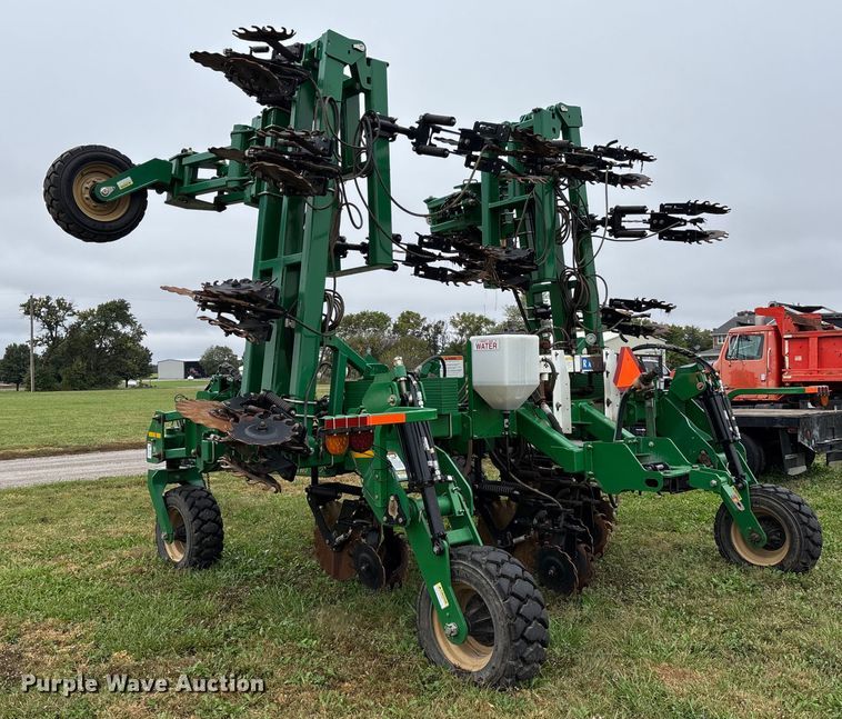 image for item EV3076 2015 Great Plains NP1540 NH3 applicator