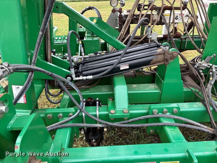 image for item EV3076 2015 Great Plains NP1540 NH3 applicator