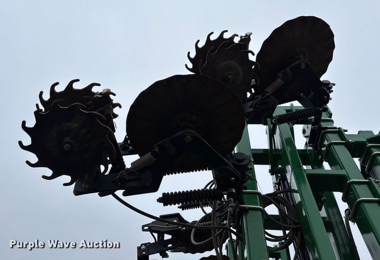 image for item EV3076 2015 Great Plains NP1540 NH3 applicator