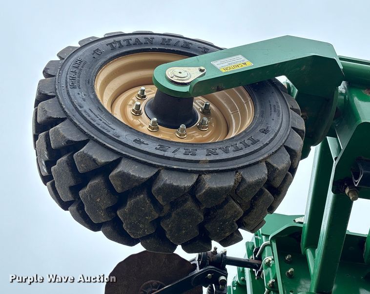 image for item EV3076 2015 Great Plains NP1540 NH3 applicator