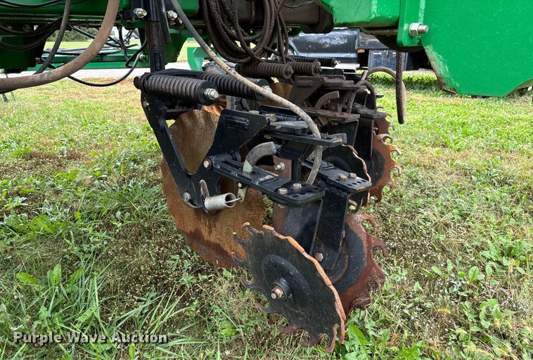 image for item EV3076 2015 Great Plains NP1540 NH3 applicator