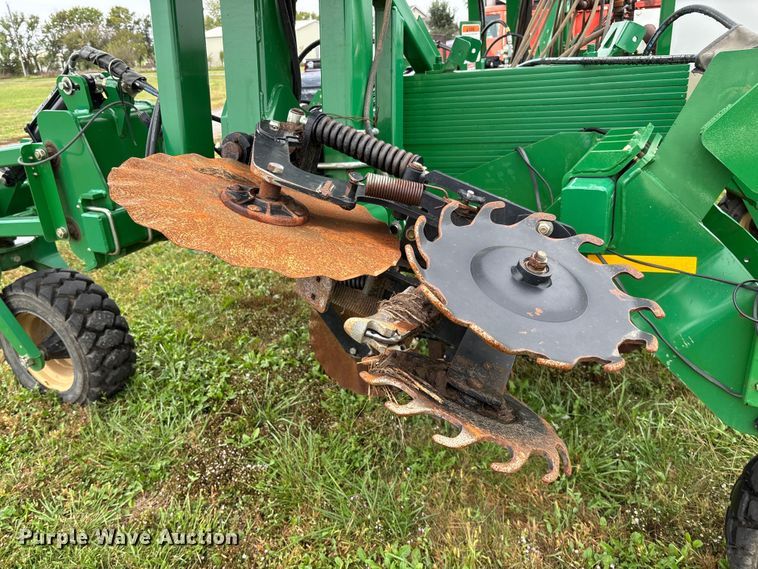 image for item EV3076 2015 Great Plains NP1540 NH3 applicator
