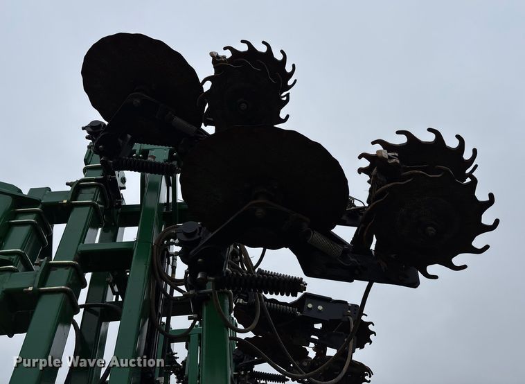 image for item EV3076 2015 Great Plains NP1540 NH3 applicator