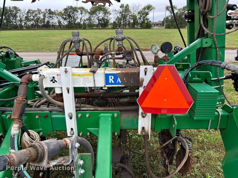 image for item EV3076 2015 Great Plains NP1540 NH3 applicator