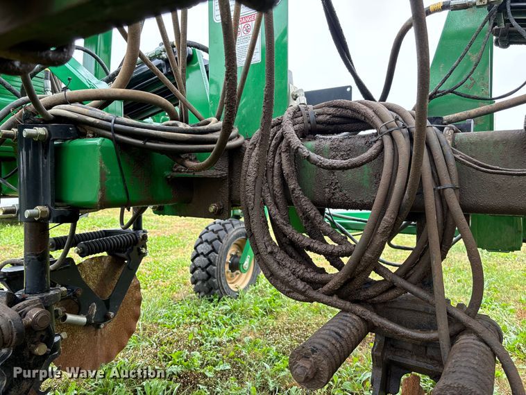 image for item EV3076 2015 Great Plains NP1540 NH3 applicator