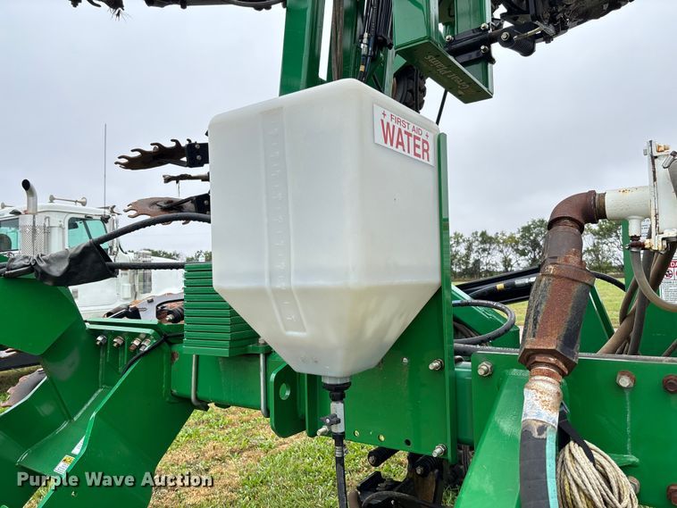 image for item EV3076 2015 Great Plains NP1540 NH3 applicator